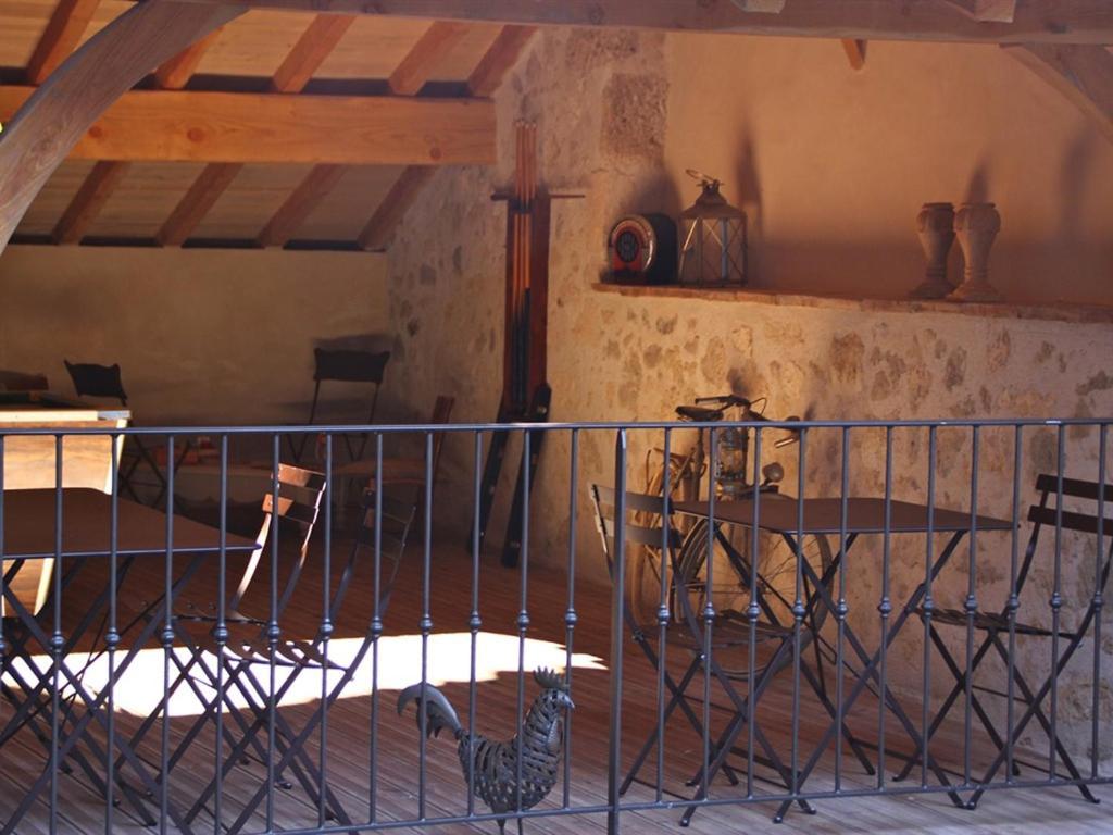 Du Côté de Chez Jeanne Fourcès Exterior foto